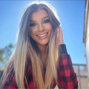 Meet your Posher, Brianna